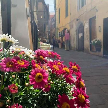 Apartamento La Casa Sulla Piazzetta Albenga Exterior foto