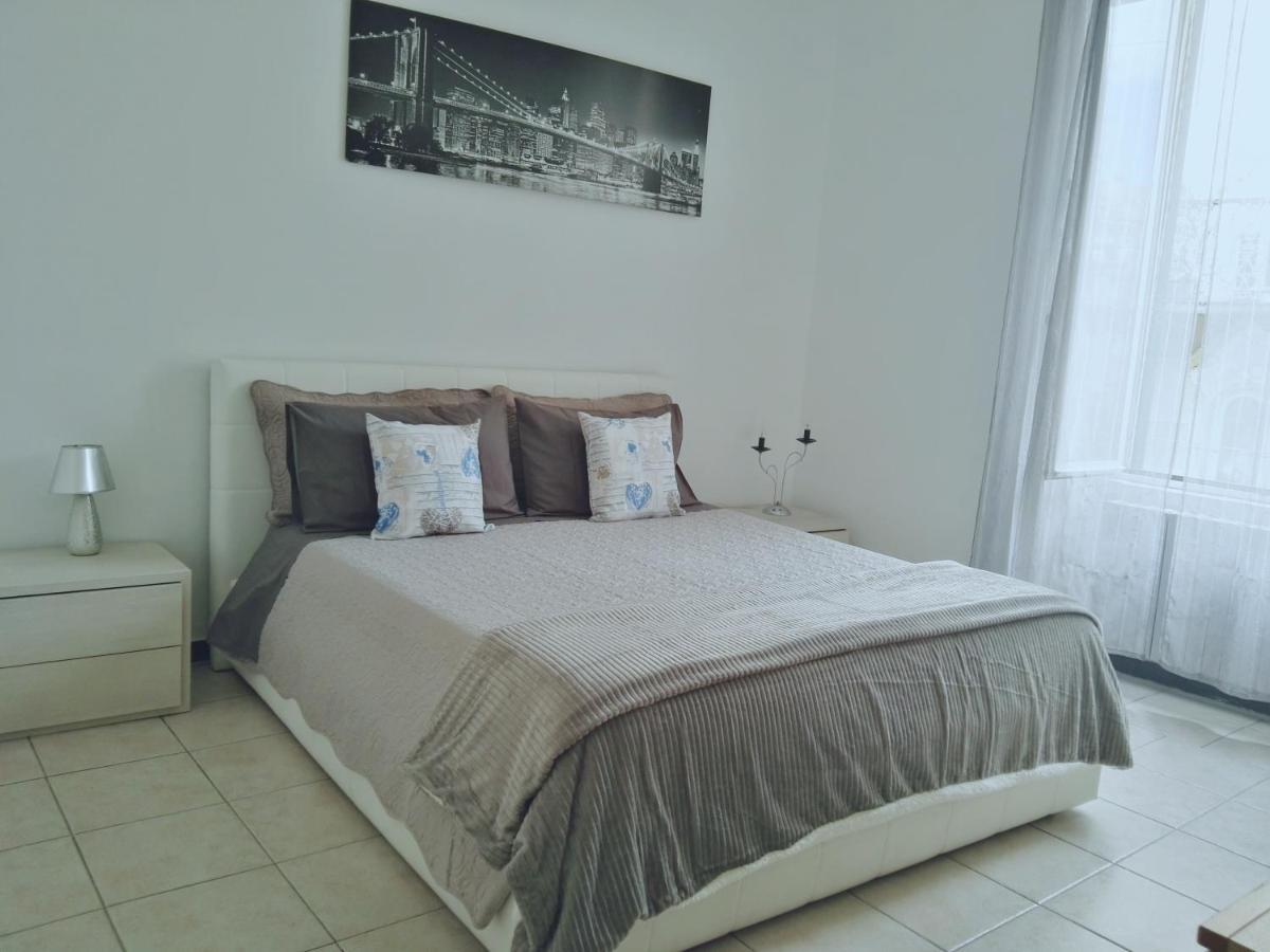 Apartamento La Casa Sulla Piazzetta Albenga Exterior foto